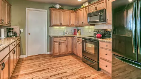 770 E Gregory Rd, Central Point, OR 97502 photo 18