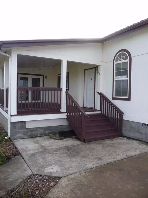 99 Rogue River Dr, Eagle Point, OR 97524 photo 3