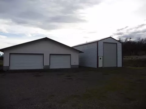 99 Rogue River Dr, Eagle Point, OR 97524 photo 18