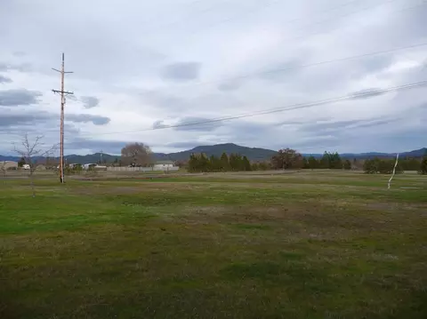 99 Rogue River Dr, Eagle Point, OR 97524 photo 24