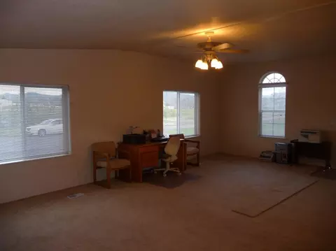 99 Rogue River Dr, Eagle Point, OR 97524 photo 13