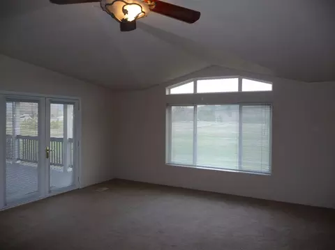 99 Rogue River Dr, Eagle Point, OR 97524 photo 5