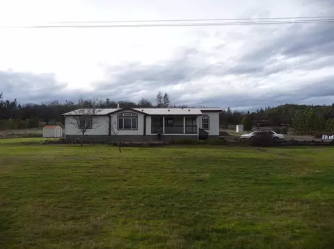 99 Rogue River Dr, Eagle Point, OR 97524 photo 1