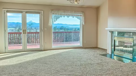 258 Sierra Dr, Eagle Point, OR 97524 photo 1