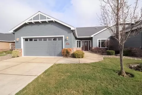 137 Sky Hawk Dr, Eagle Point, OR 97524 photo 2