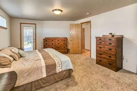 882 Win Way, Eagle Point, OR 97524 photo 18