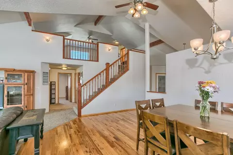 882 Win Way, Eagle Point, OR 97524 photo 4