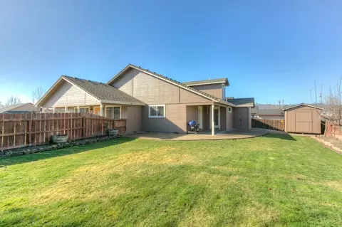882 Win Way, Eagle Point, OR 97524 photo 35
