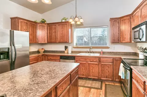 882 Win Way, Eagle Point, OR 97524 photo 13