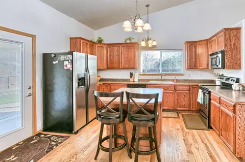 882 Win Way, Eagle Point, OR 97524 photo 16