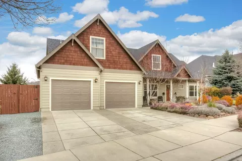 1119 Arrowhead Trl, Eagle Point, OR 97524 photo 3