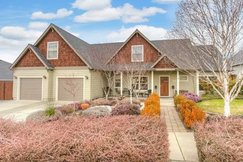 1119 Arrowhead Trl, Eagle Point, OR 97524 photo 1
