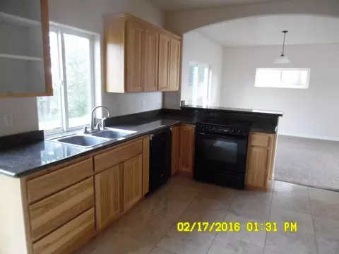 940 Leafwood Dr, Eagle Point, OR 97524 photo 7