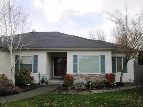849 Meadowbrook Dr, Central Point, OR 97502 photo 2