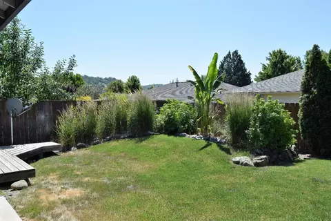 421 Merlee Cir, Eagle Point, OR 97524 photo 3