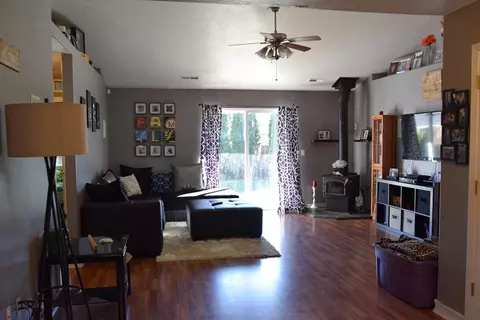421 Merlee Cir, Eagle Point, OR 97524 photo 9