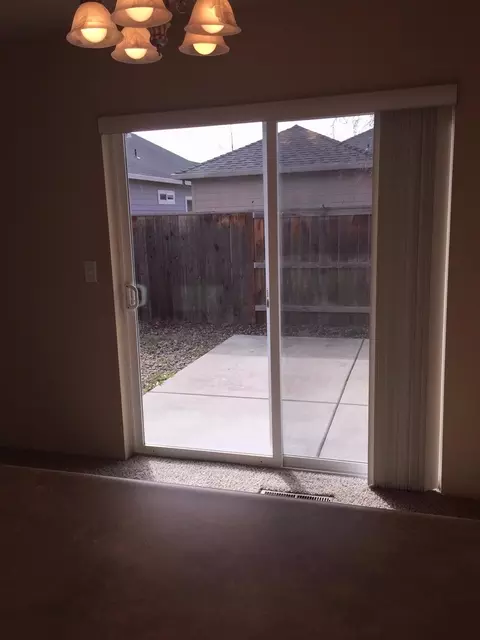 320 Live Oak Loop, Central Point, OR 97502 photo 14