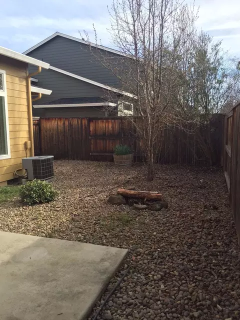320 Live Oak Loop, Central Point, OR 97502 photo 17