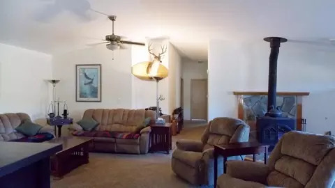 1894 S Obenchain Rd, Eagle Point, OR 97524 photo 5