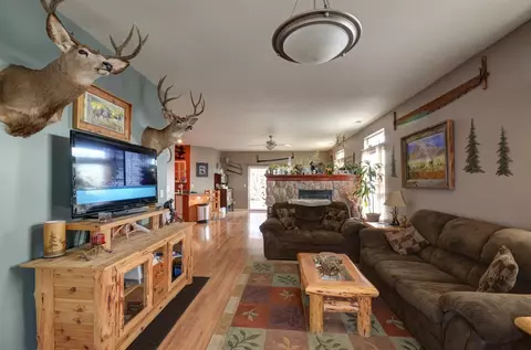 917 Ridgeview Dr, Eagle Point, OR 97524 photo 4