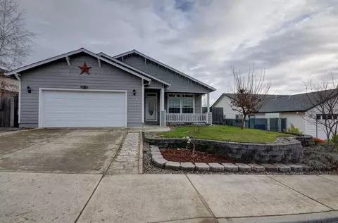 917 Ridgeview Dr, Eagle Point, OR 97524 photo 1