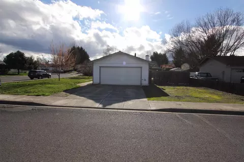 1600 Daniel St, Central Point, OR 97502 photo 4