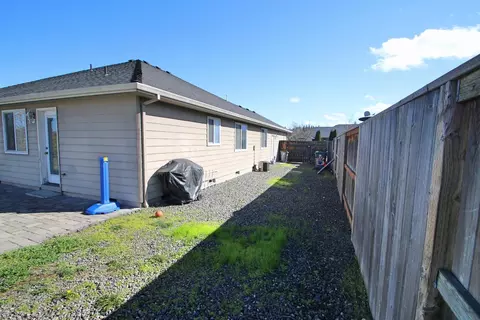 717 Mountain Ave, Central Point, OR 97502 photo 15