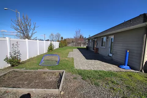 717 Mountain Ave, Central Point, OR 97502 photo 14