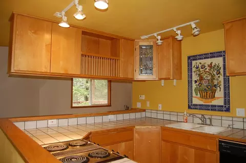 411 Green Tree Loop, Grants Pass, OR 97527 photo 3