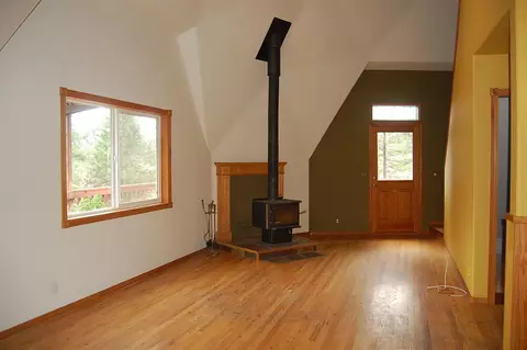 411 Green Tree Loop, Grants Pass, OR 97527 photo 2