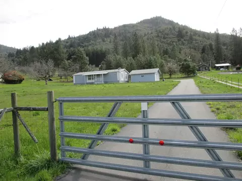 1581 Summit Loop, Grants Pass, OR 97527 photo 22