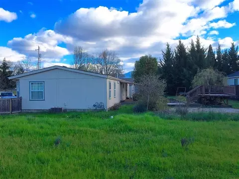 690 Cherry St, Medford, OR 97501 photo 5