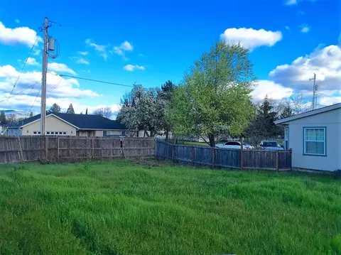690 Cherry St, Medford, OR 97501 photo 4