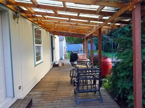 690 Cherry St, Medford, OR 97501 photo 8