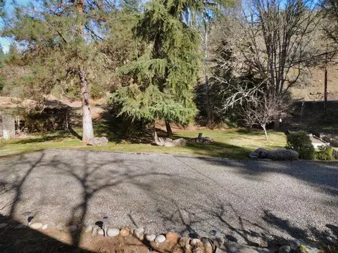 24500 Highway 62, Trail, OR 97541 photo 21