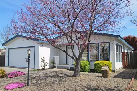 555 Freeman Rd #75, Central Point, OR 97502 photo 1