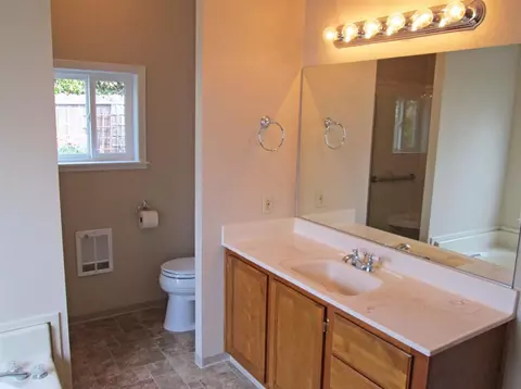 555 Freeman Rd #75, Central Point, OR 97502 photo 13