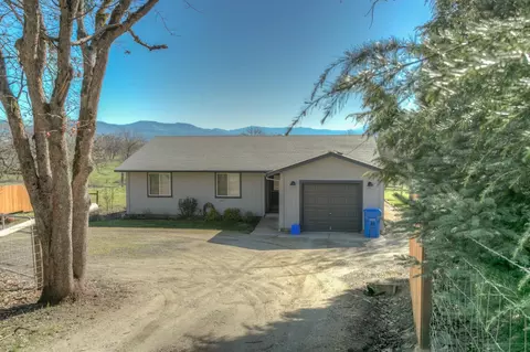 830 Dahlia Ter, Eagle Point, OR 97524 photo 18