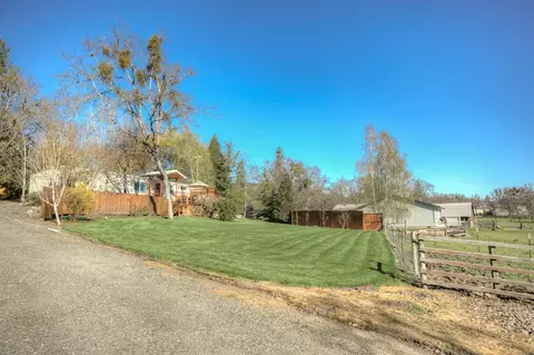 830 Dahlia Ter, Eagle Point, OR 97524 photo 17