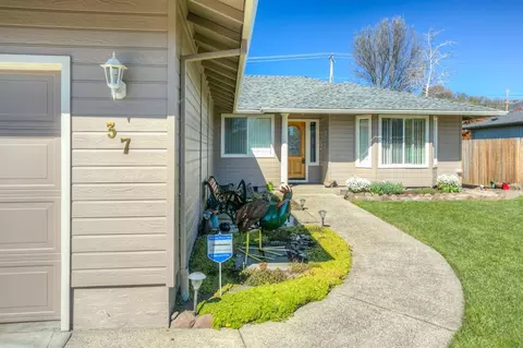 37 Eagle View Dr, Eagle Point, OR 97524 photo 4