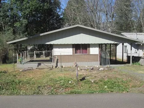 136 Tracy Ln, Cave Junction, OR 97523 photo 3