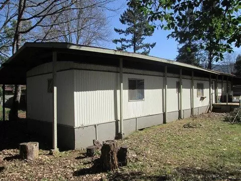136 Tracy Ln, Cave Junction, OR 97523 photo 4