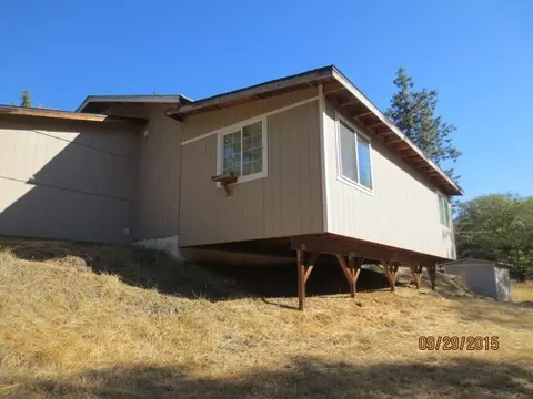 1190 Summit Loop, Grants Pass, OR 97527 photo 9