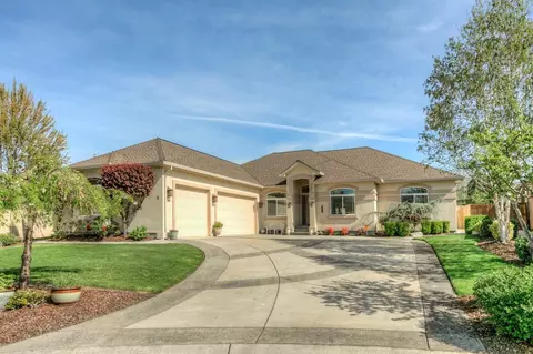 9 Aspen Ct, Eagle Point, OR 97524 photo 1