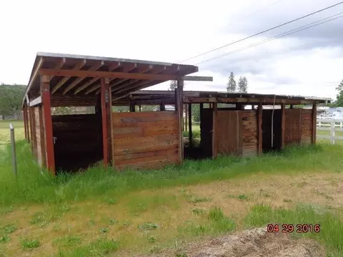 260 Long Branch Rd, Eagle Point, OR 97524 photo 26