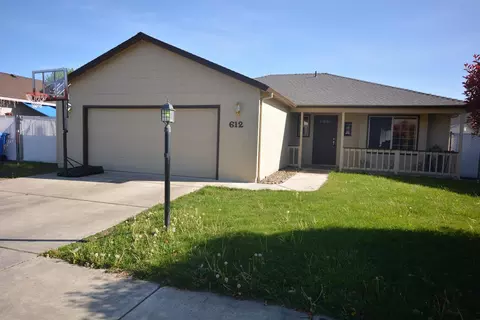 612 Karic Way, Eagle Point, OR 97524 photo 1