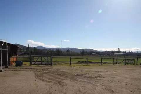 108 Greenleaf Dr, Eagle Point, OR 97524 photo 21