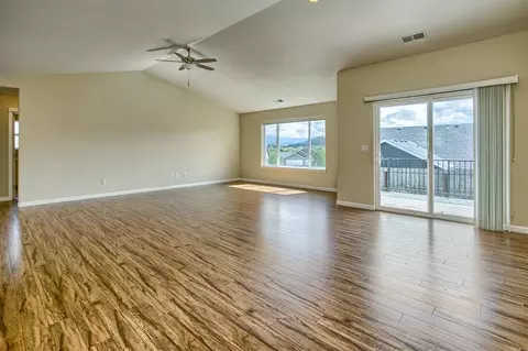 931 Crystal Dr, Eagle Point, OR 97524 photo 5