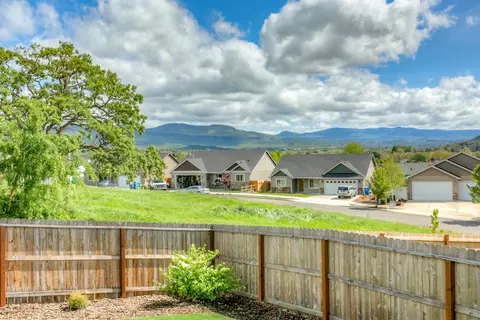 931 Crystal Dr, Eagle Point, OR 97524 photo 22