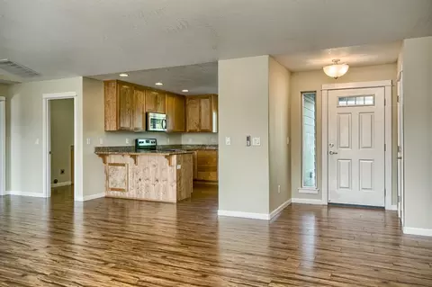 931 Crystal Dr, Eagle Point, OR 97524 photo 3